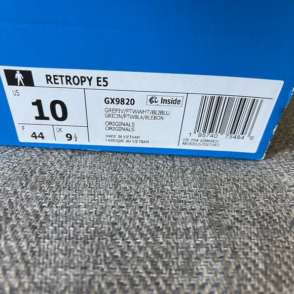 Adidas retropy es new in box. Size 10 - Picture 9 of 9